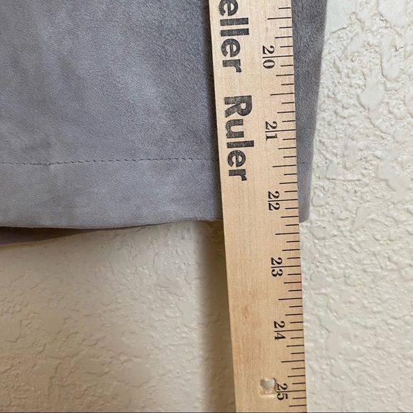 Genuine Lamb Suede Wrap‎ Skirt

HALSTON HERITAGE - Picture 6 of 8